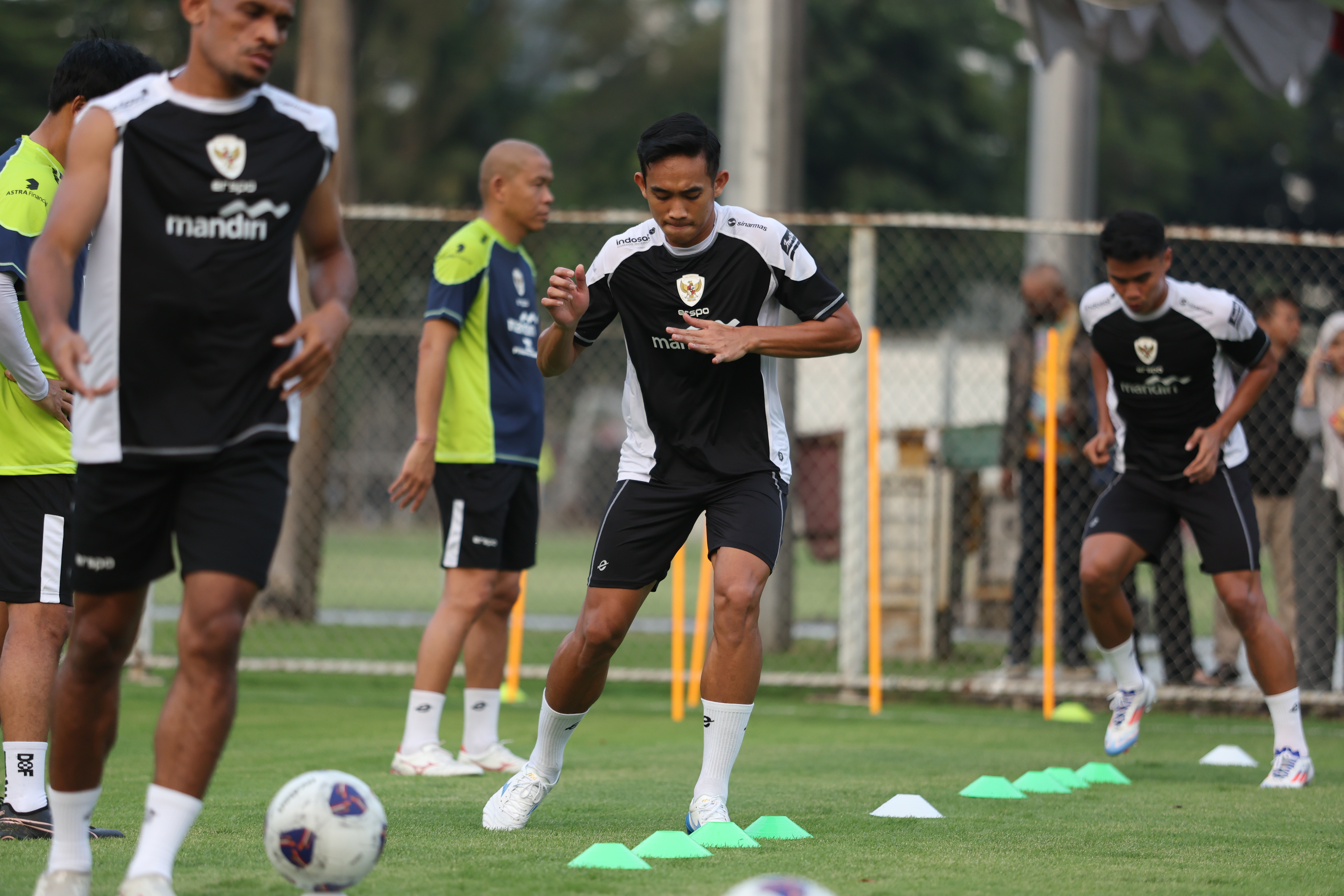 Timnas Latihan Pk. 20.00 Malam Ini